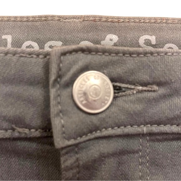 Articles of Society Madre Frayed Denim 3” Jean Shorts in Pompano/Olive Green - Picture 4 of 12